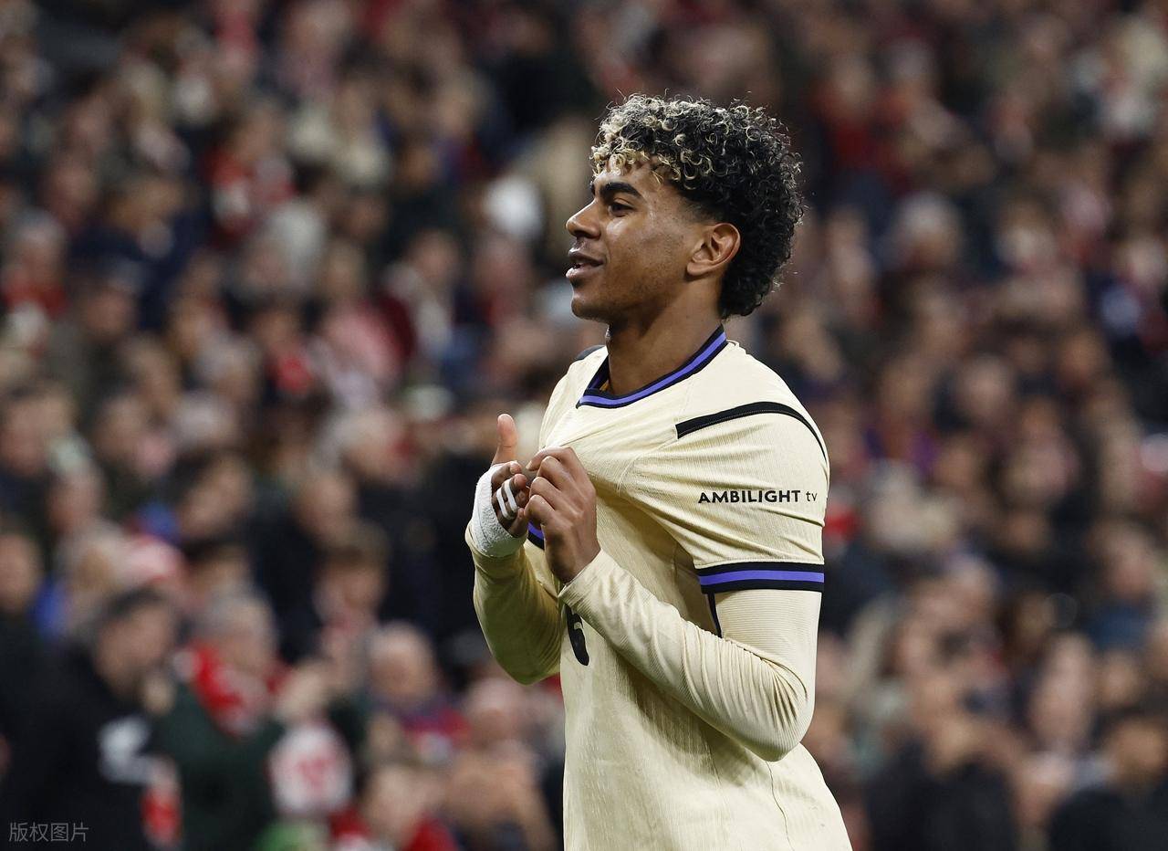 亚马尔赛季22球18助数据领跑巴萨！但现在谈超越梅西完全是不懂球